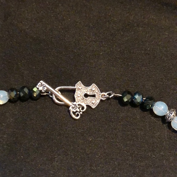 Dragon Veins moon necklace - Picture 5 of 6